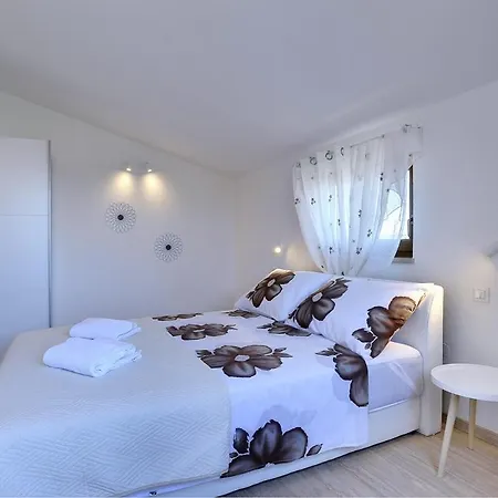 Buic Apartment *