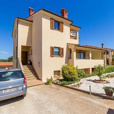Buic Apartment *